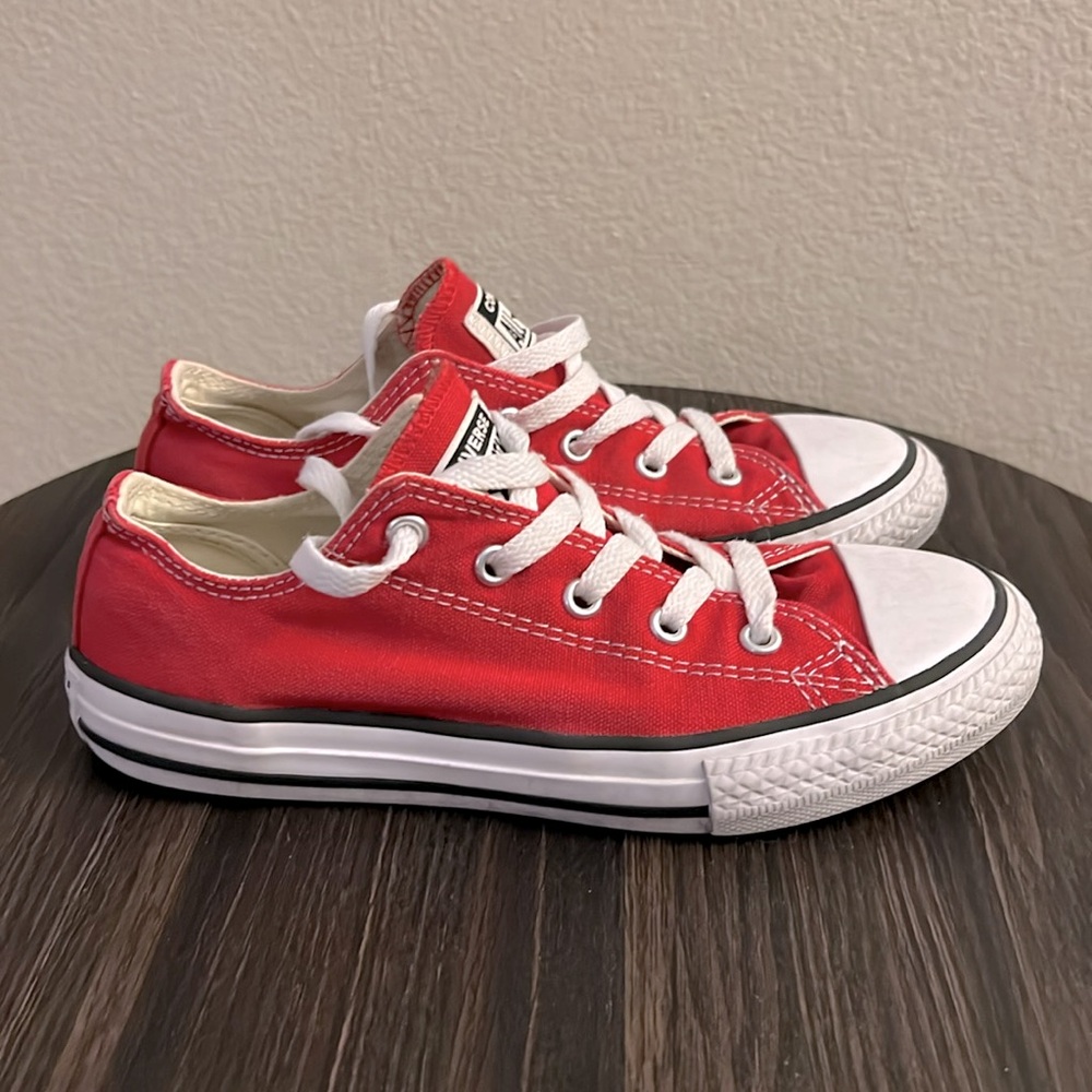 (2) Red Converse Chuck Taylor All Star Classics Unisex